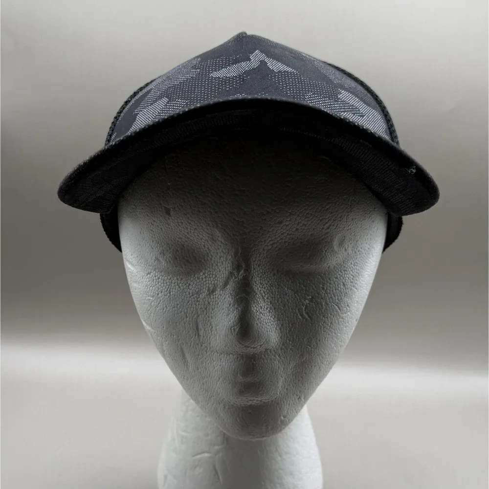 Lululemon Hat‎ Black Camo Snapback Mesh Back One Size Performance Cap